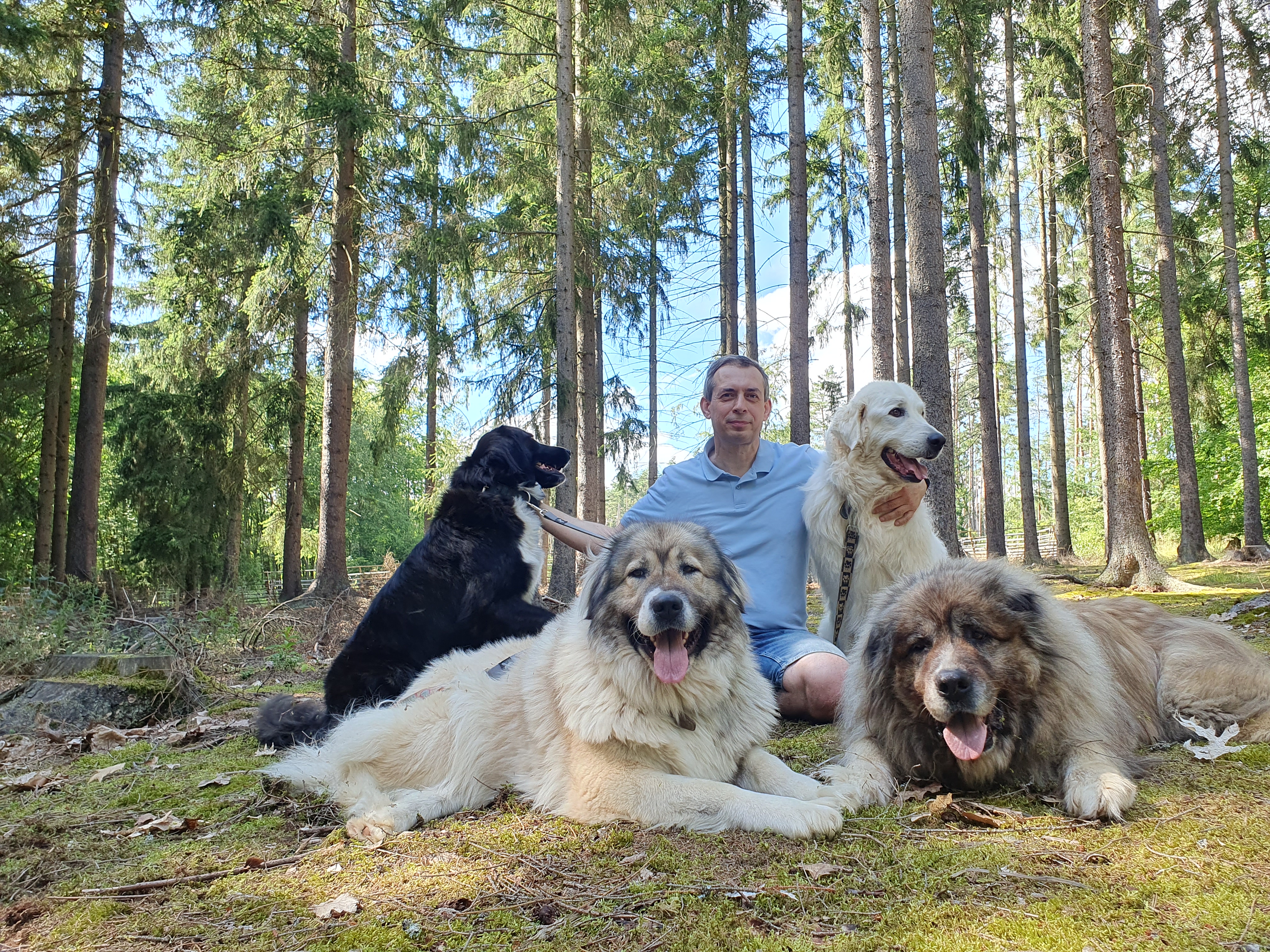 Sára, Carmen, Benji a Adorka